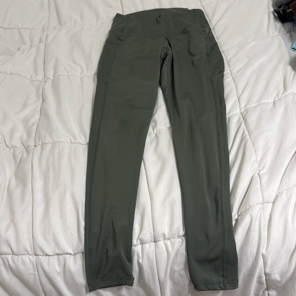 Hunter green leggings.